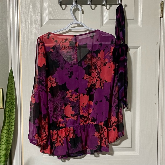 Fig and Flower Off Shoulder Blouse with Removable Belt and Front Keyhole - Picture 8 of 12